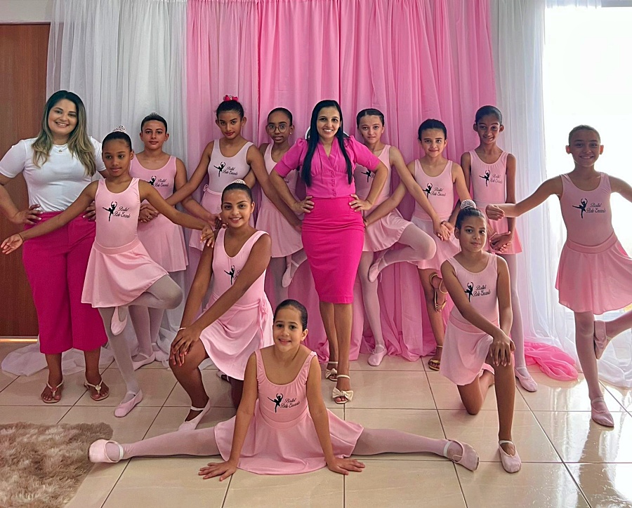 Crianças e Adolescentes de Vera Mendes — PI celebram o Dia da Bailarina com paixão e talentos